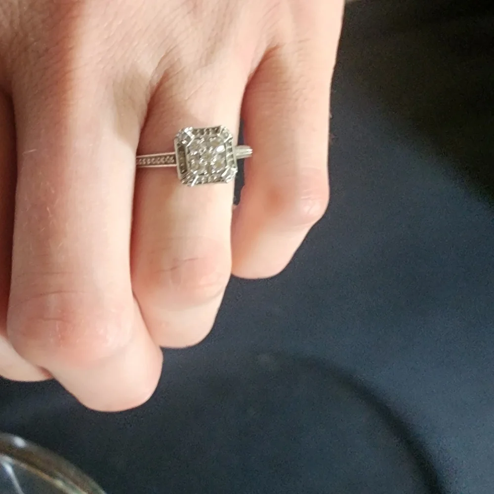 Elegant Silver Ring - Picture 2 of 2